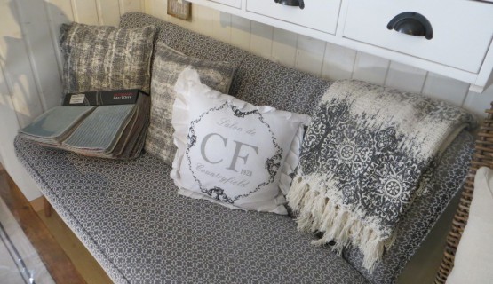 Sitzsofas (es gibt verschiedene Stoffe)