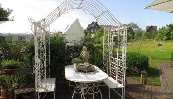 Metall-Pavillon 