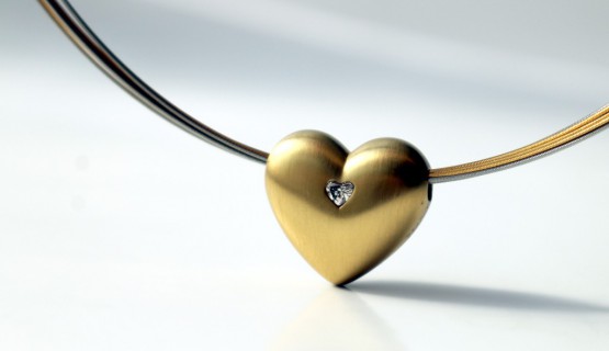  Herzanh&auml;nger mit Herzbrillant 585/-Gelb- und Wei&szlig;gold beidseitig tragbar.